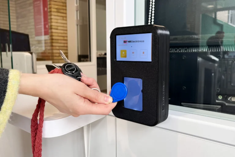 fichaje-digital-qr-rfid-navarra-geolocalizacion