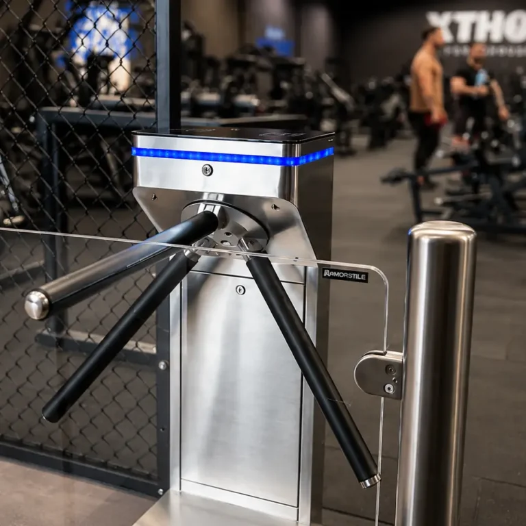 Torno RFID para control de accesos en gimnasios, centros deportivos y empresas xthor-ansoain-pamplona-navarra-gimnasio-24h-control-accesos-tornos-mf